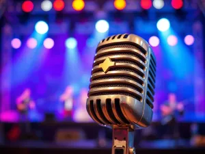 Jaki kolor pasuje do bordowego ubrania?